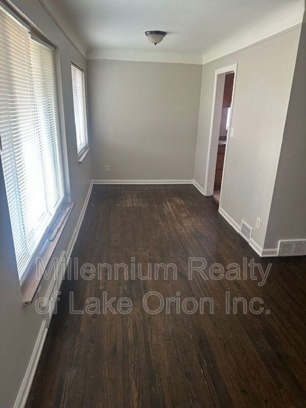 19288 Lahser Rd - Photo 3 of 26