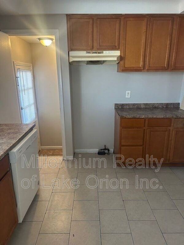 19288 Lahser Rd - Photo 5 of 26