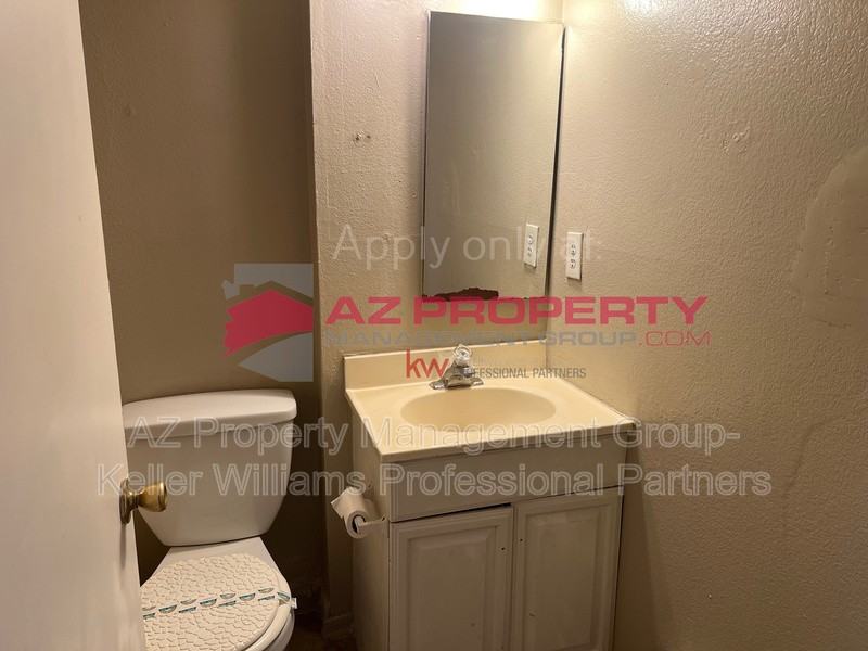 6738 N 55th Ave #4 - Photo 3 of 4