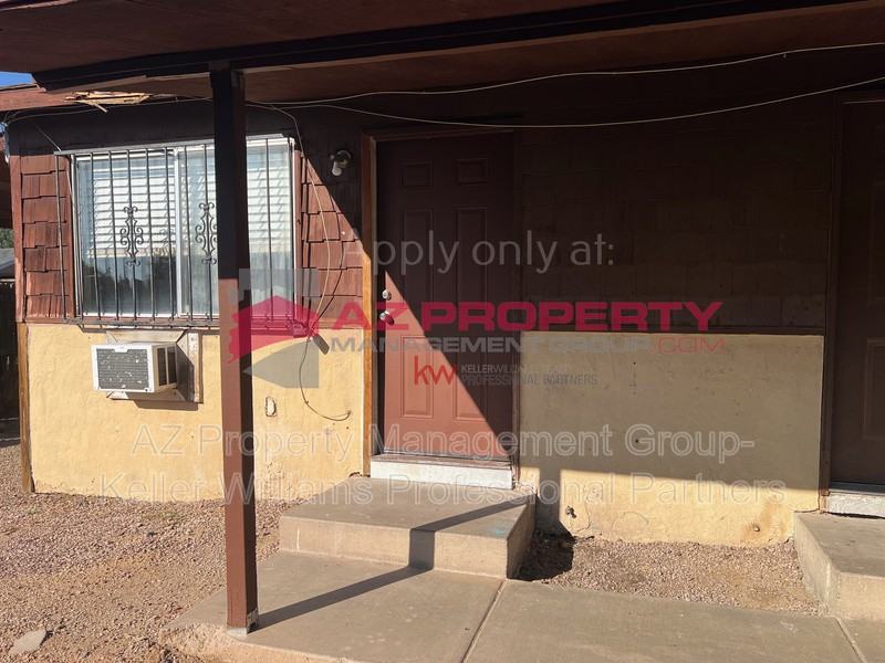 6738 N 55th Ave #4 - Photo 4 of 4