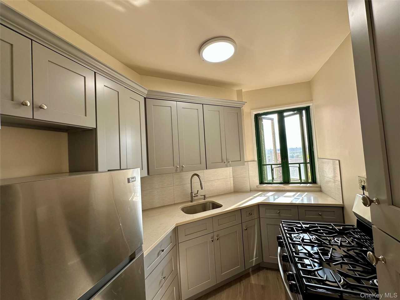 1521 Unionport Rd Apt 10g #10G - Photo 7 of 19