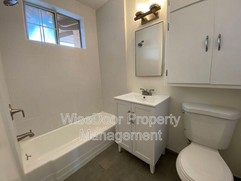 1101 Beach St #C - Photo 4 of 13