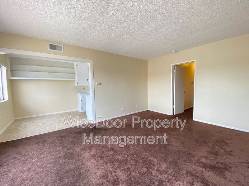 1101 Beach St #C - Photo 5 of 13