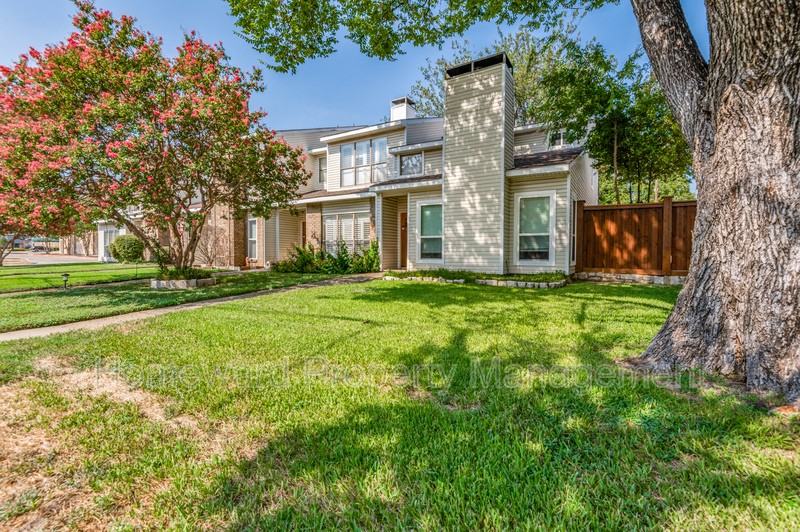 552 Josephine St - Photo 2 of 13