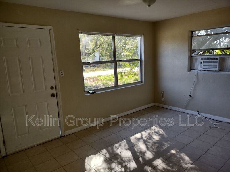 157 E Northside Dr #1 - Photo 2 of 9
