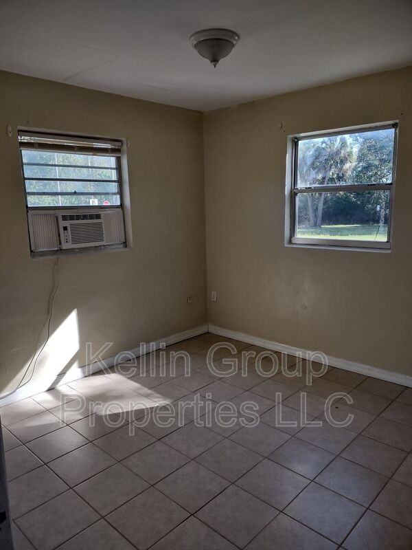 157 E Northside Dr #1 - Photo 3 of 9