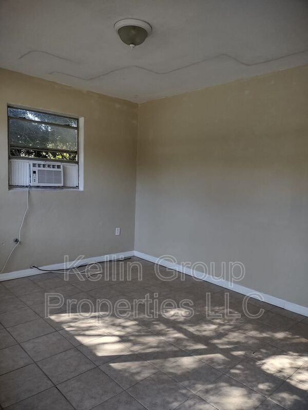 157 E Northside Dr #1 - Photo 6 of 9