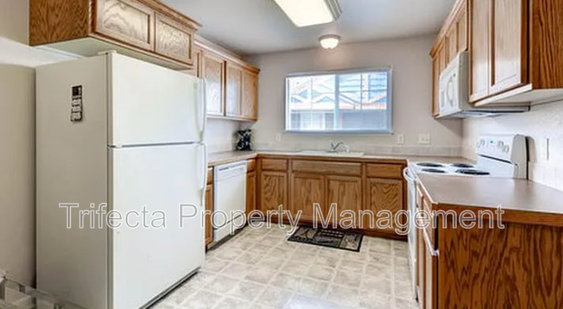 1288 Lake Cir ##12e - Photo 5 of 15