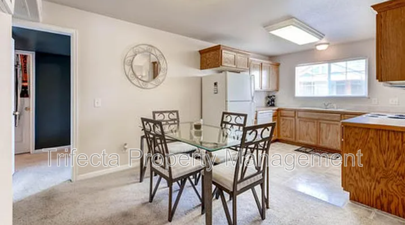 1288 Lake Cir ##12e - Photo 6 of 15