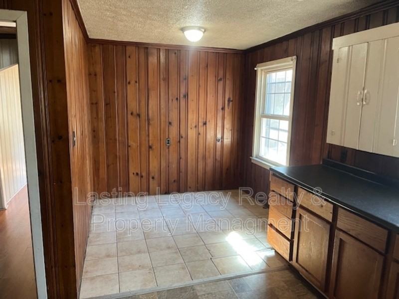 225 Terrace Avenue - Photo 3 of 8
