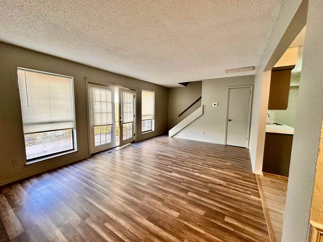 8712 Rayburn Avenue - Photo 2 of 22