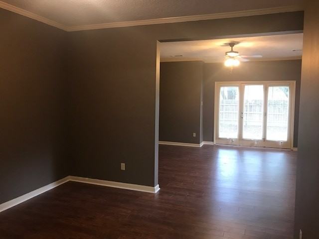 725 Walnut Woods Cove North - Photo 3 of 13