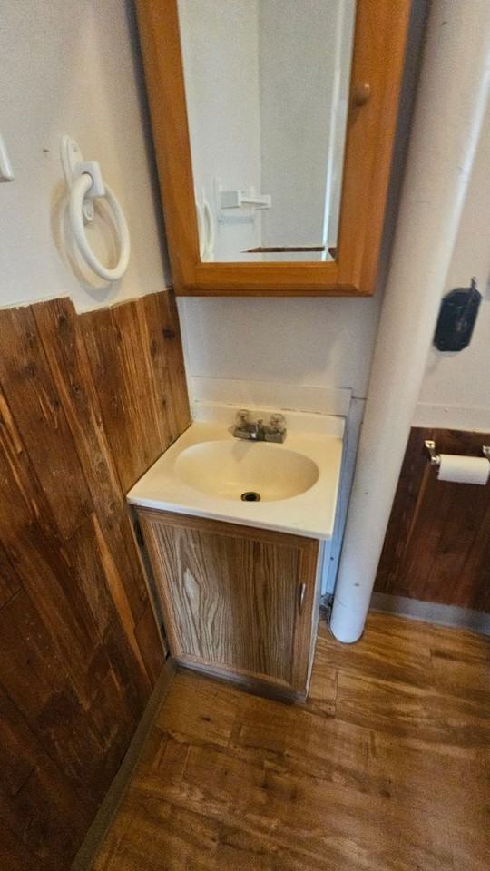 1209 Maple St - Photo 3 of 9