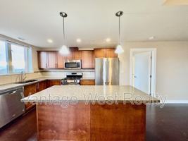 featured image of 1006-1160 Bernard Ave