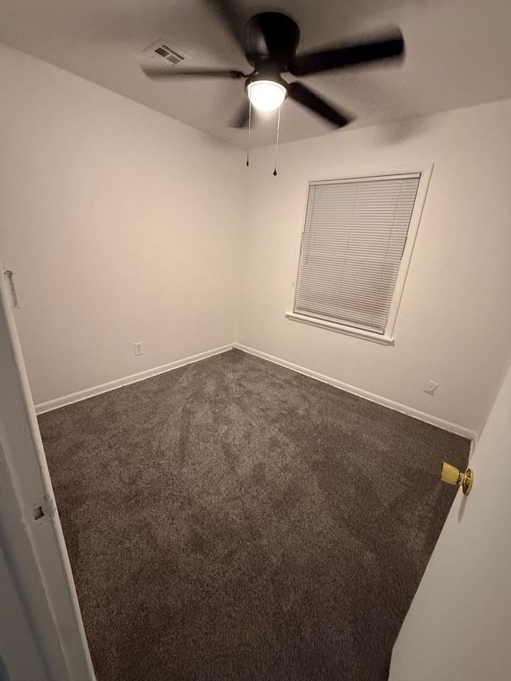 5217 South Youngs Boulevard - Photo 2 of 5