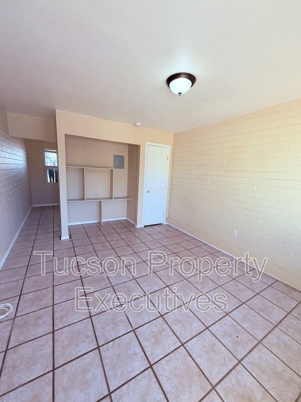 232 W Flores St - Photo 6 of 7