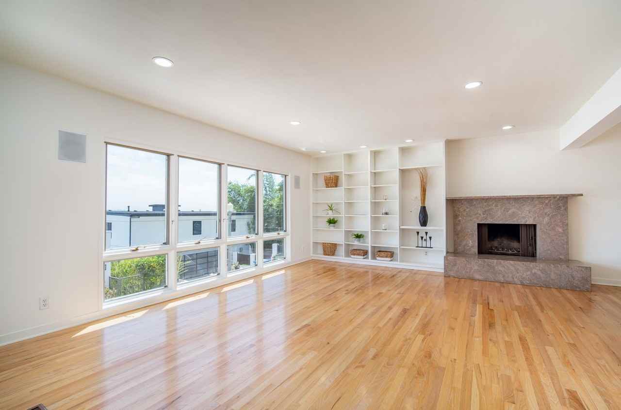 3955 Farmouth Dr - Photo 5 of 50