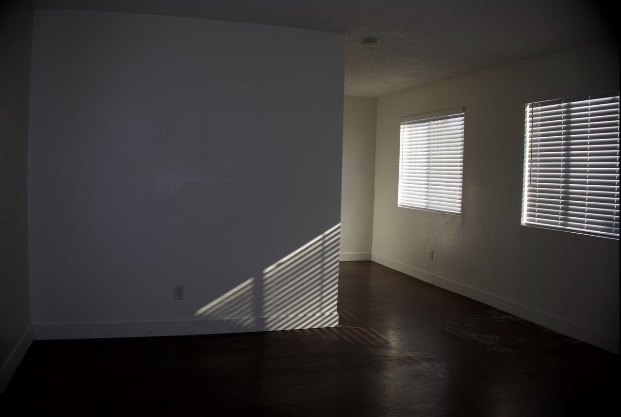 535 N 1st St #D - Photo 3 of 20