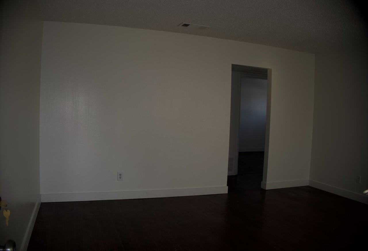 535 N 1st St #D - Photo 5 of 20