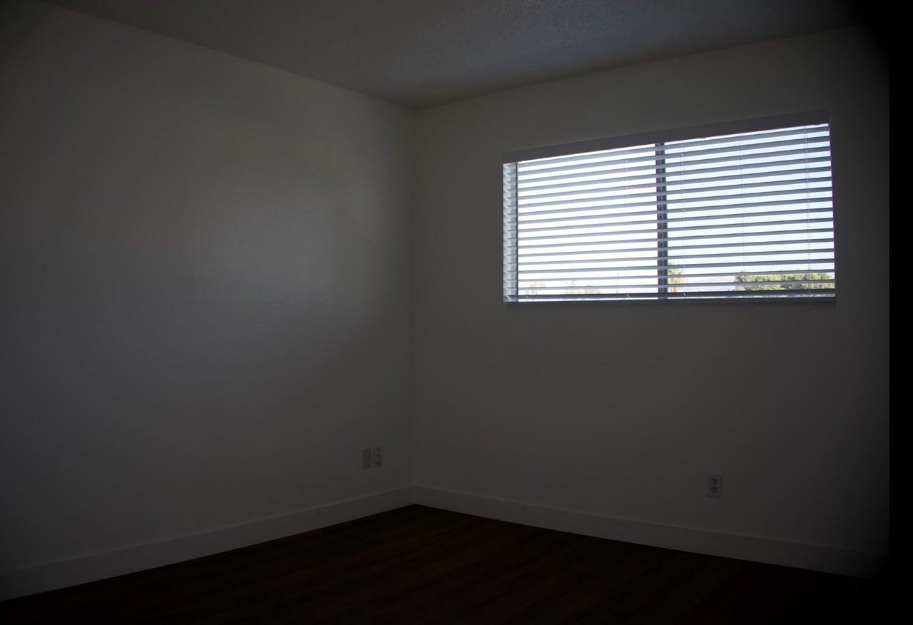 535 N 1st St #D - Photo 7 of 20