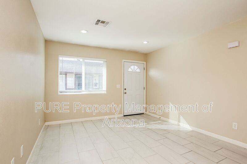 703 E Knoll St #2 - Photo 2 of 18