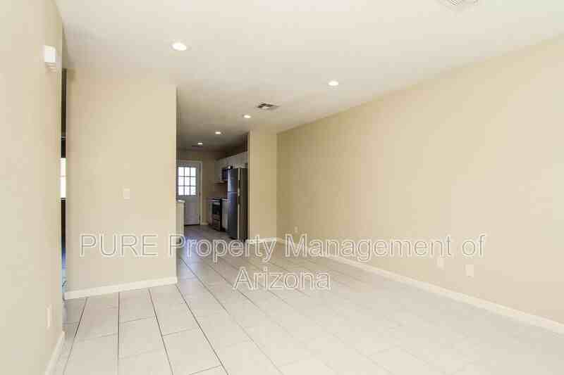 703 E Knoll St #2 - Photo 4 of 18