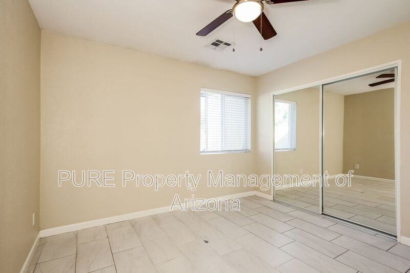703 E Knoll St #2 - Photo 7 of 18