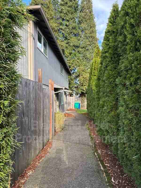 4101 Ne Killingsworth St - Photo 3 of 22