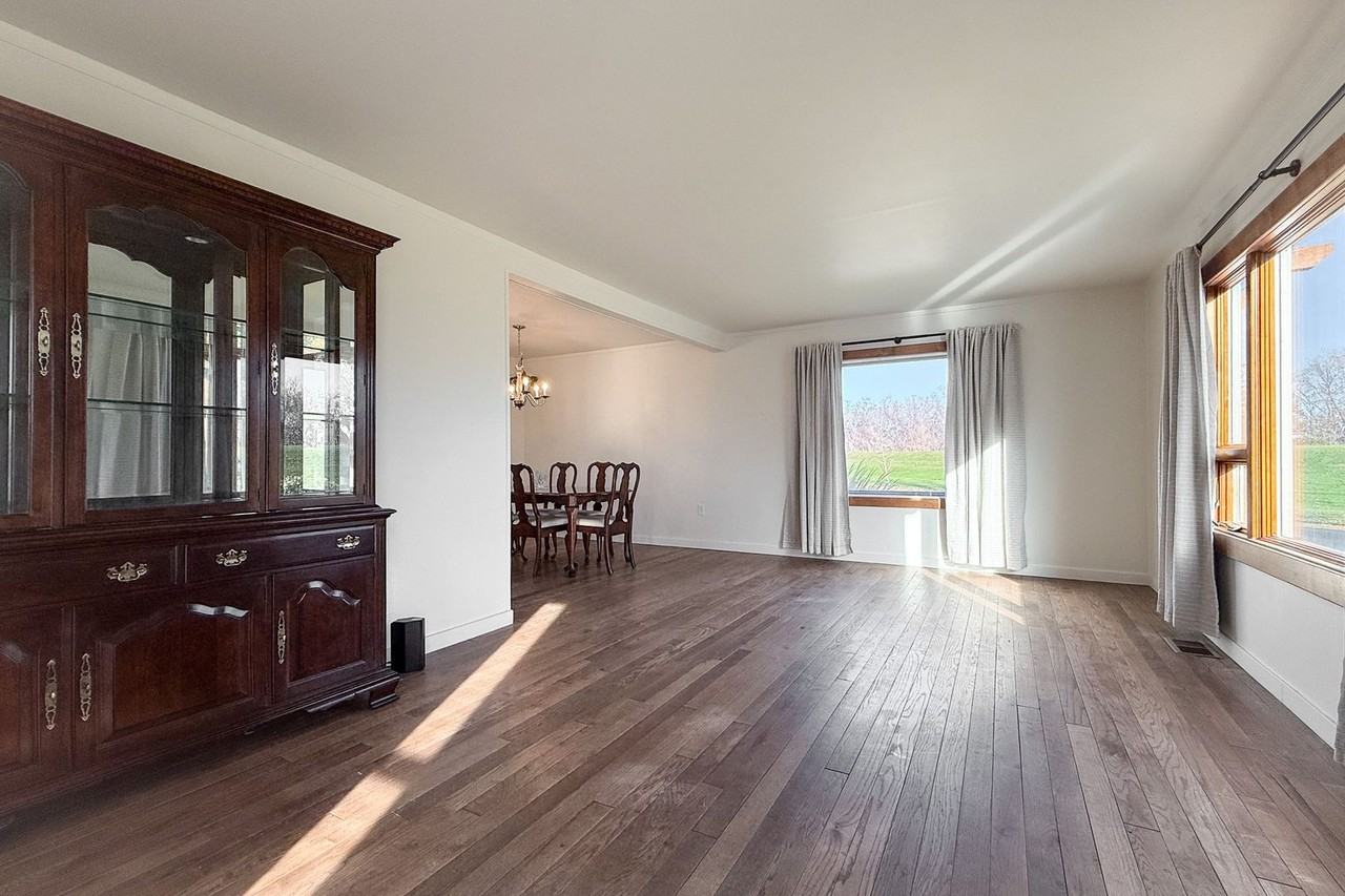 1415 Hains Ave - Photo 5 of 33