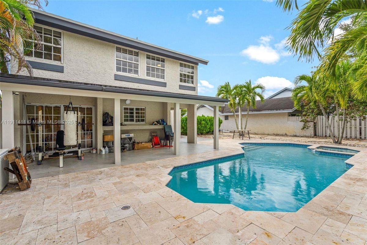 8351 Southwest 39th Court - Photo 4 of 11