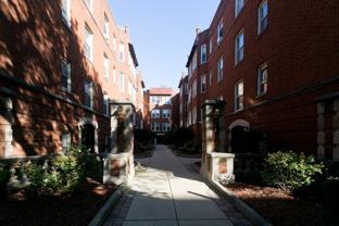 554 West Aldine Avenue #1W - Photo 1 of 1