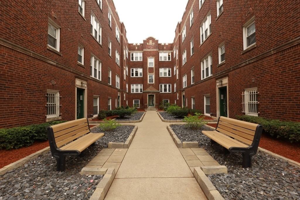3246 N Clifton Ave #1E