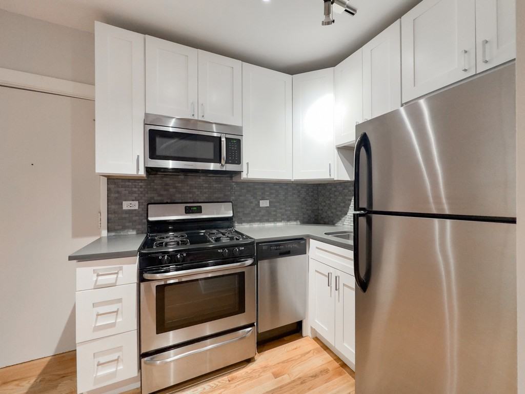 2420 N Kedzie Blvd #104 - Photo 3 of 21