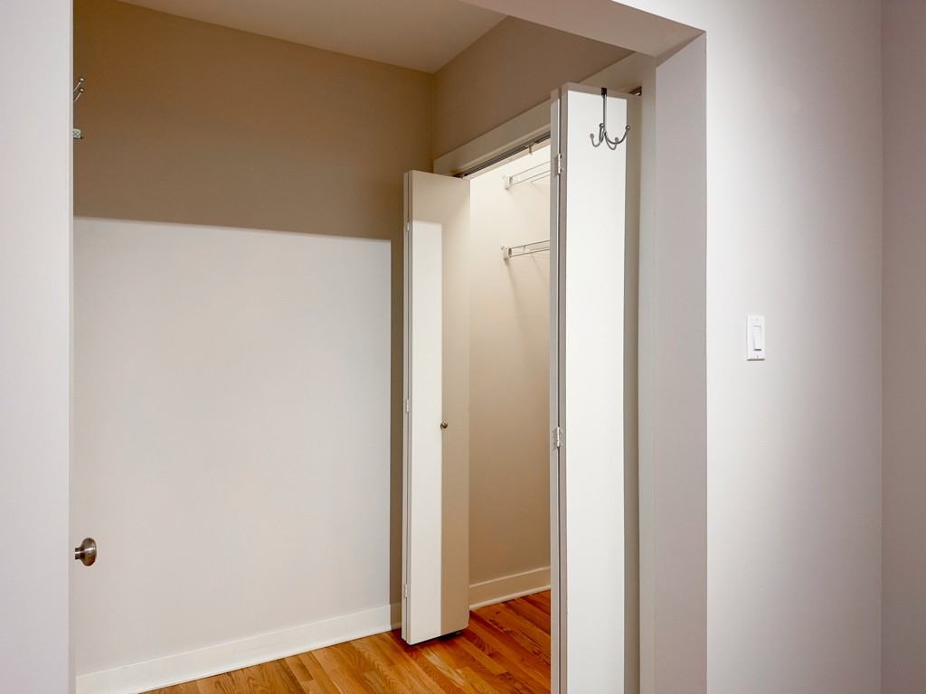 2420 N Kedzie Blvd #104 - Photo 5 of 21
