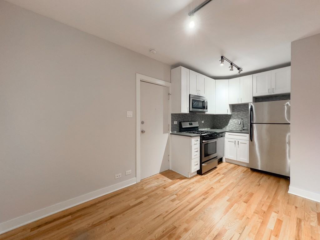2420 N Kedzie Blvd #104 - Photo 7 of 21