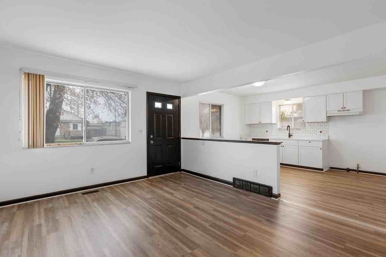 22538 Brittany Ave - Photo 5 of 18