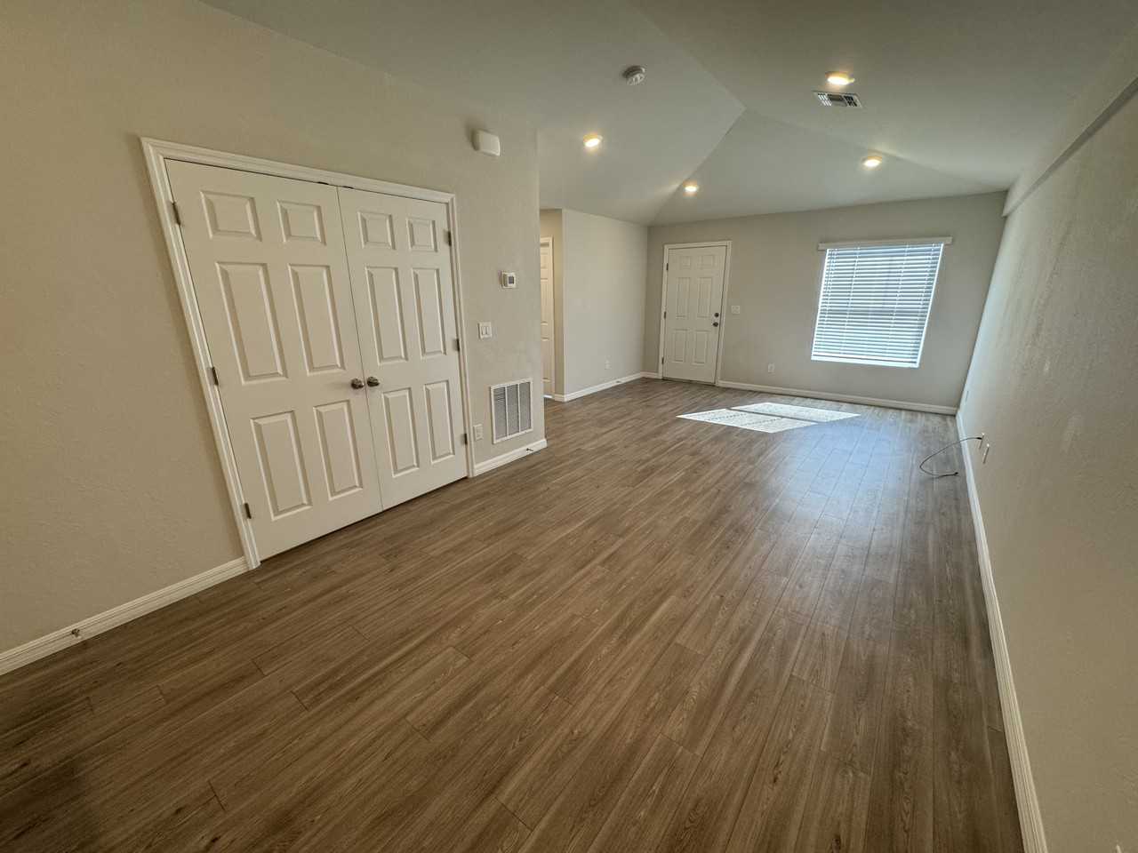 12206 Van Loon Ave - Photo 5 of 14