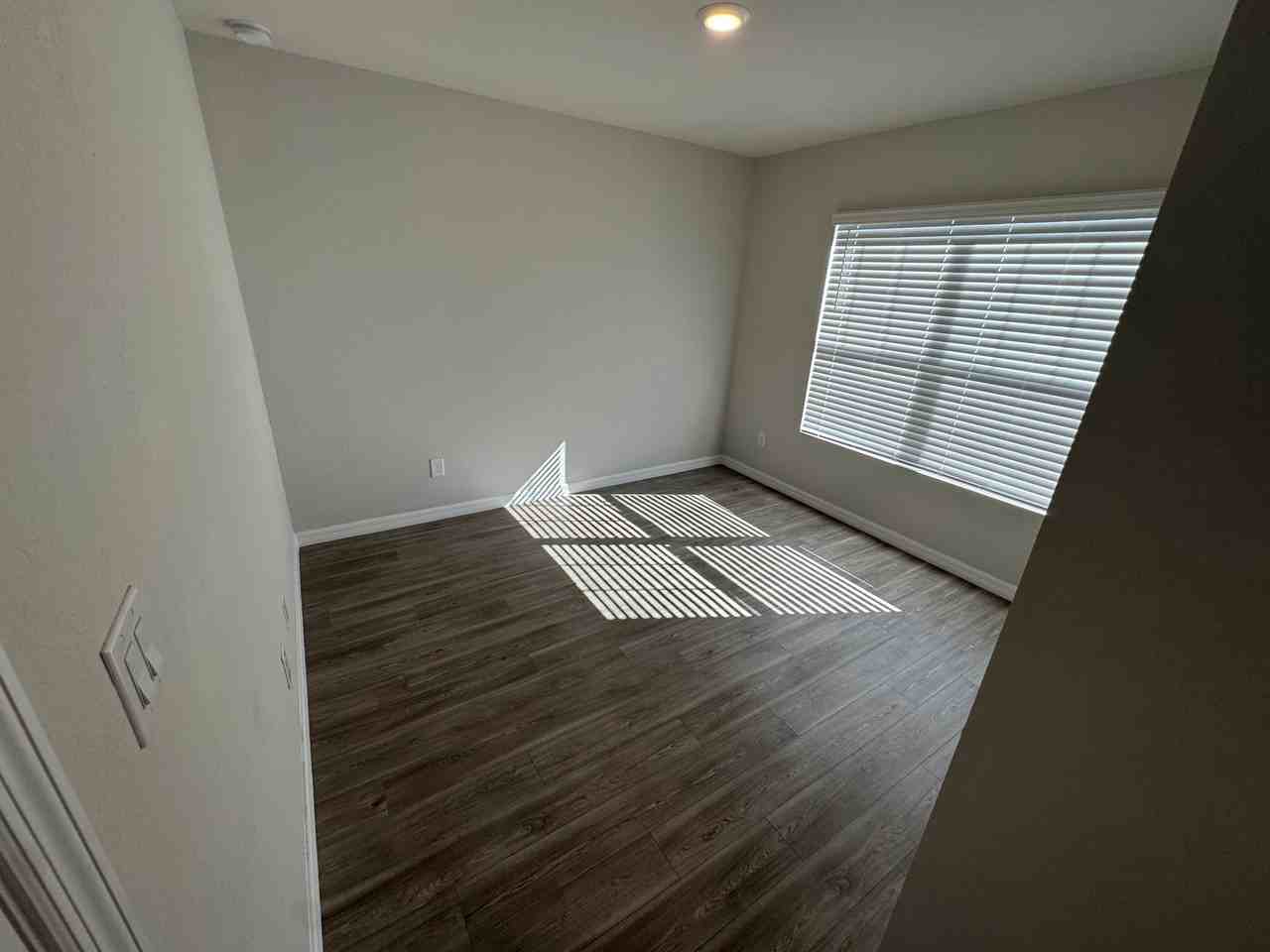 12206 Van Loon Ave - Photo 7 of 14