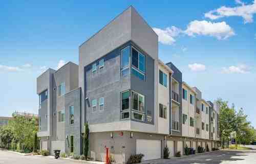 960 North Road #203 - Photo 6 of 10