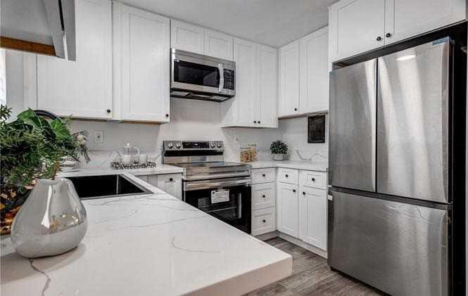 719 North Eucalyptus Avenue #5A - Photo 5 of 12