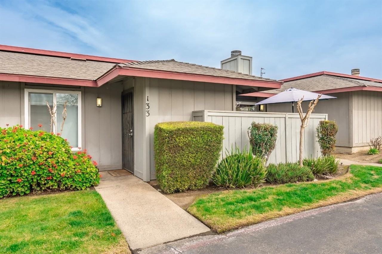 4504 North Valentine Avenue #133