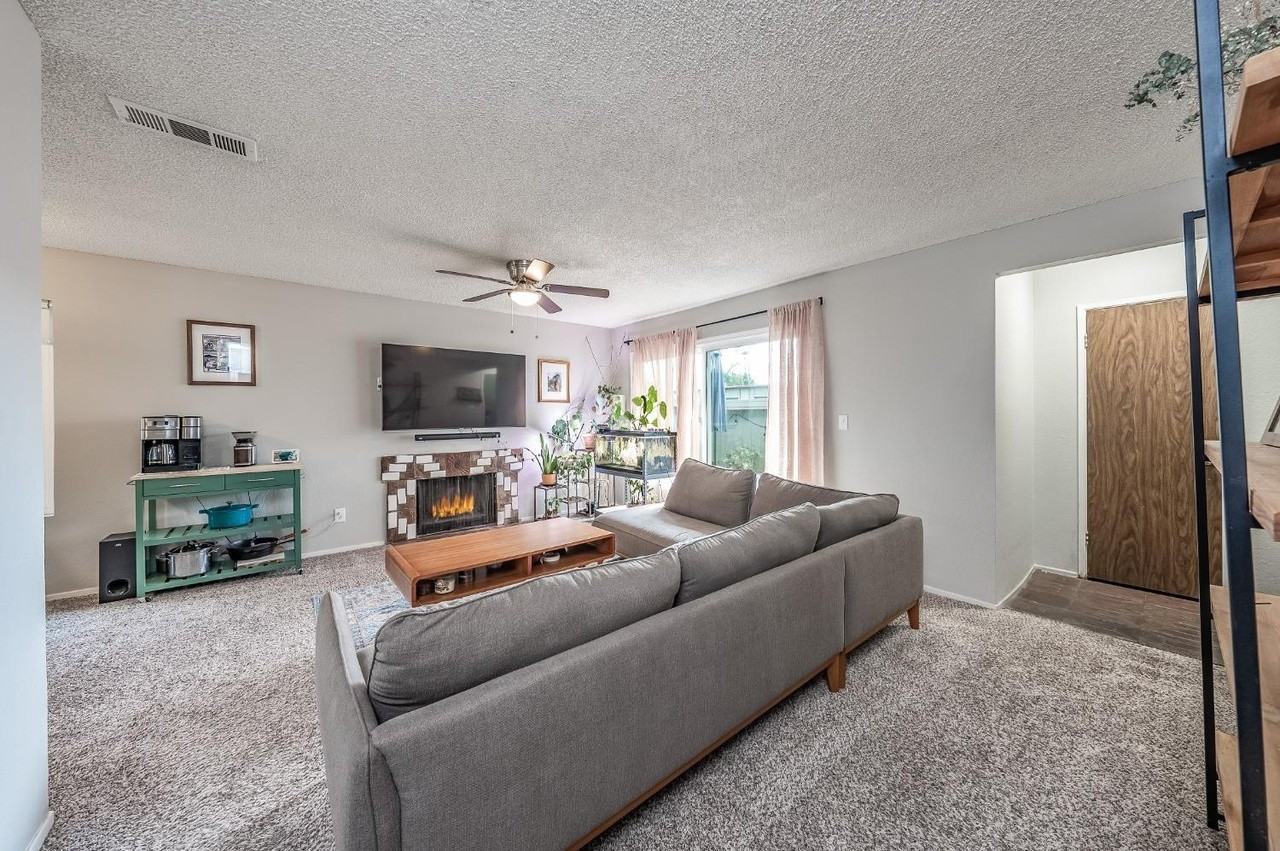 4504 North Valentine Avenue #133 - Photo 4 of 11