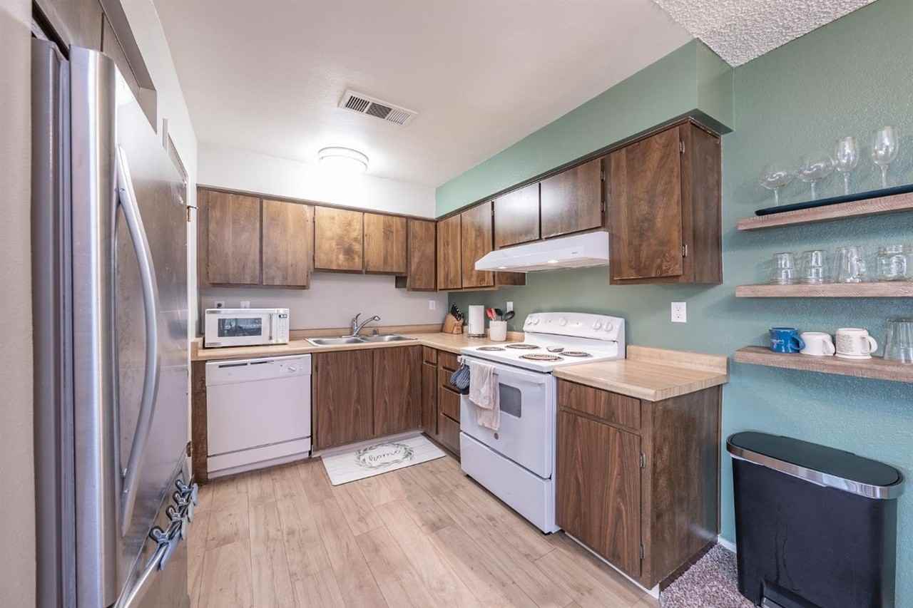 4504 North Valentine Avenue #133 - Photo 7 of 11