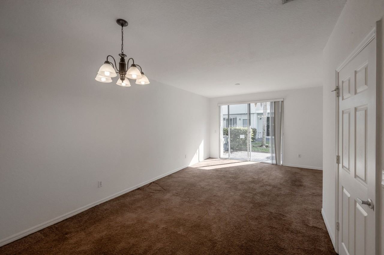 1927 Gardenia Ct - Photo 7 of 15