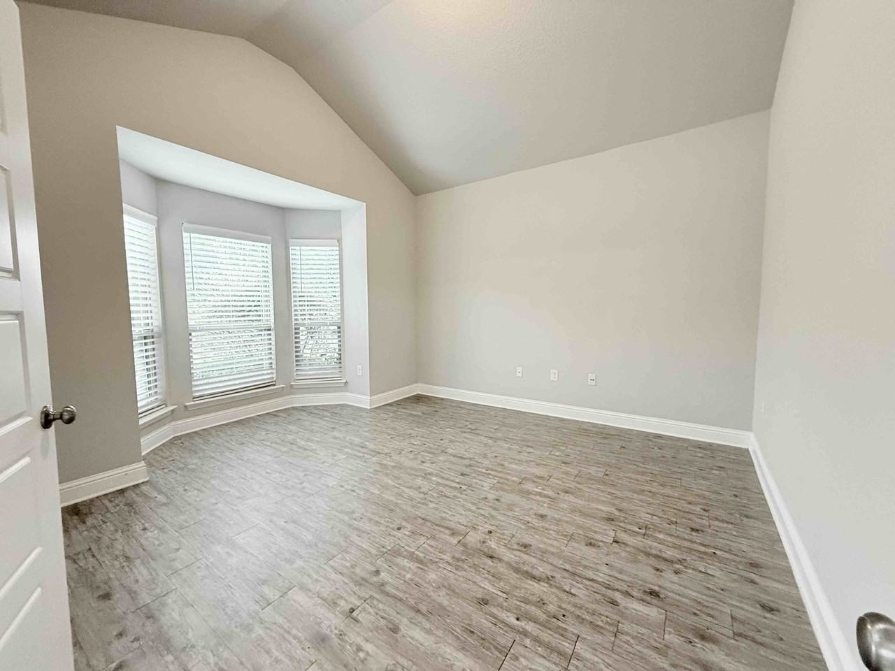 23738 Havasu Dr - Photo 3 of 18