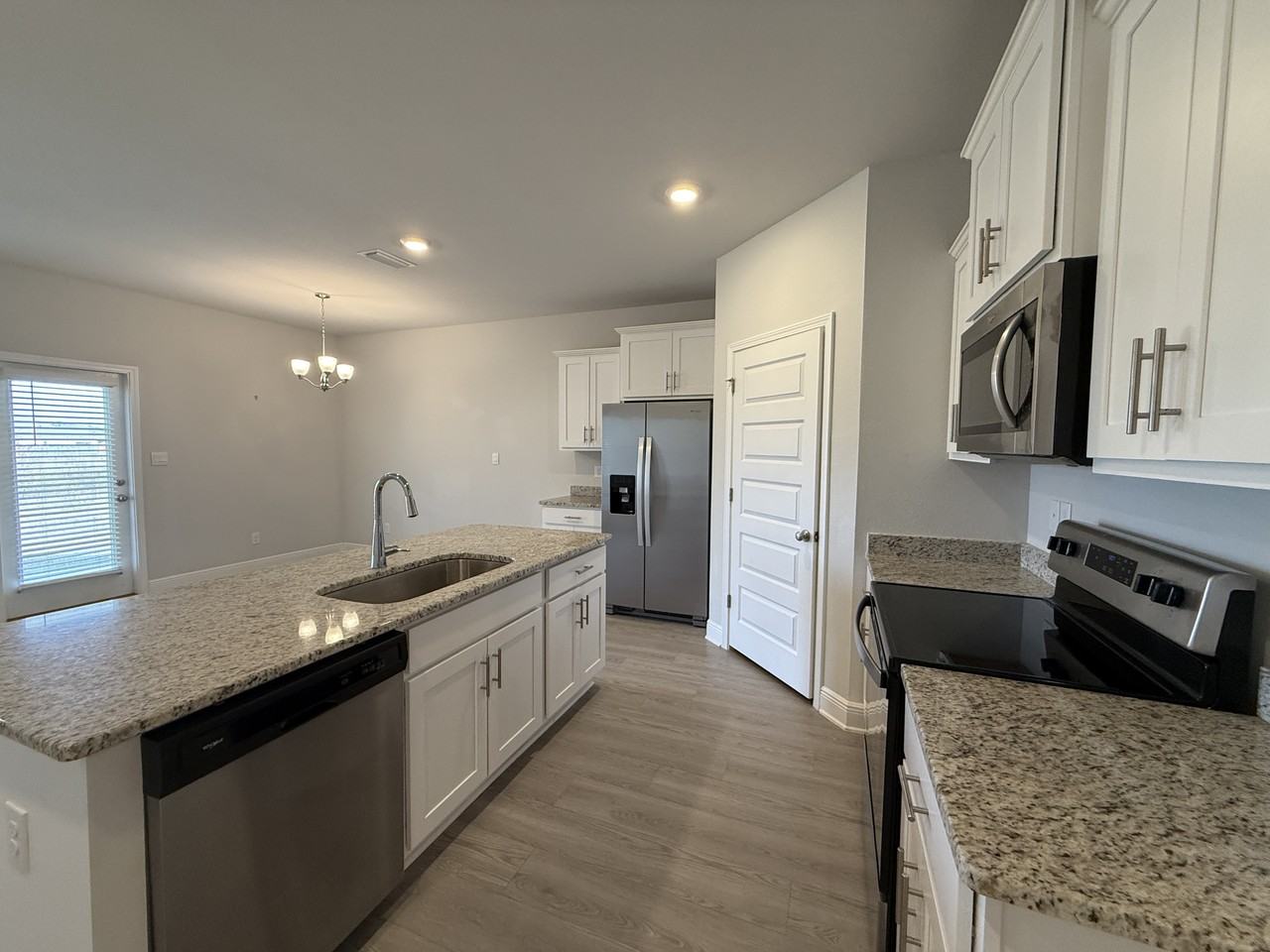13156 Shoshoney Cir - Photo 3 of 21