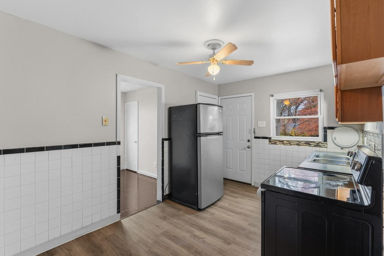 9125 Darnell Pl - Photo 5 of 23