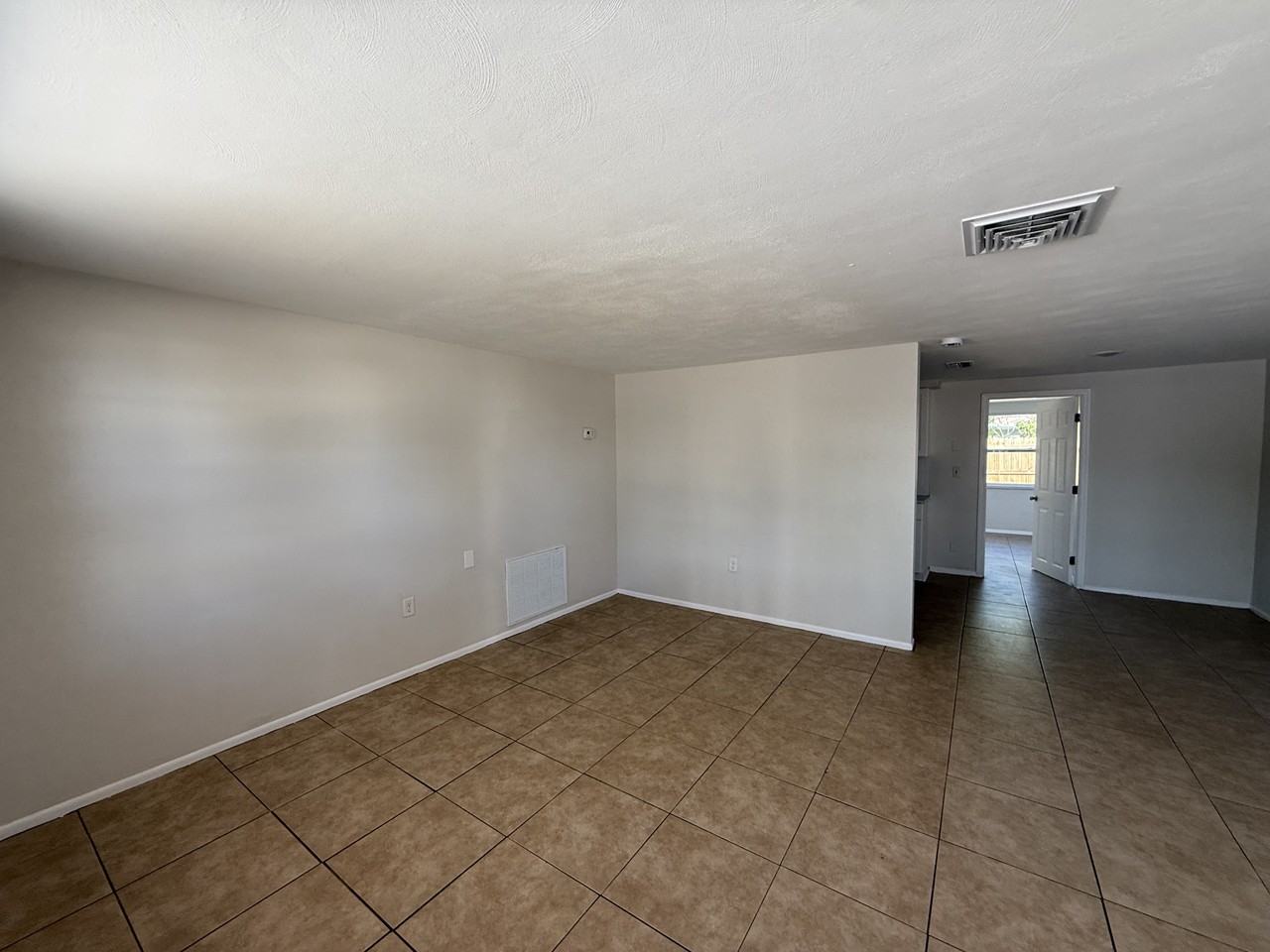 3511 Odom Dr - Photo 2 of 18