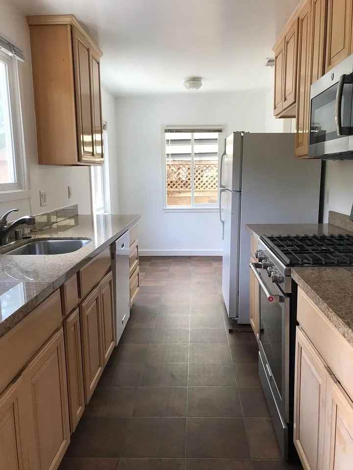 10 Juno Road - Photo 2 of 10