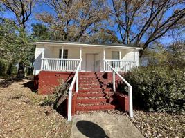 featured image of 909 Troup Street